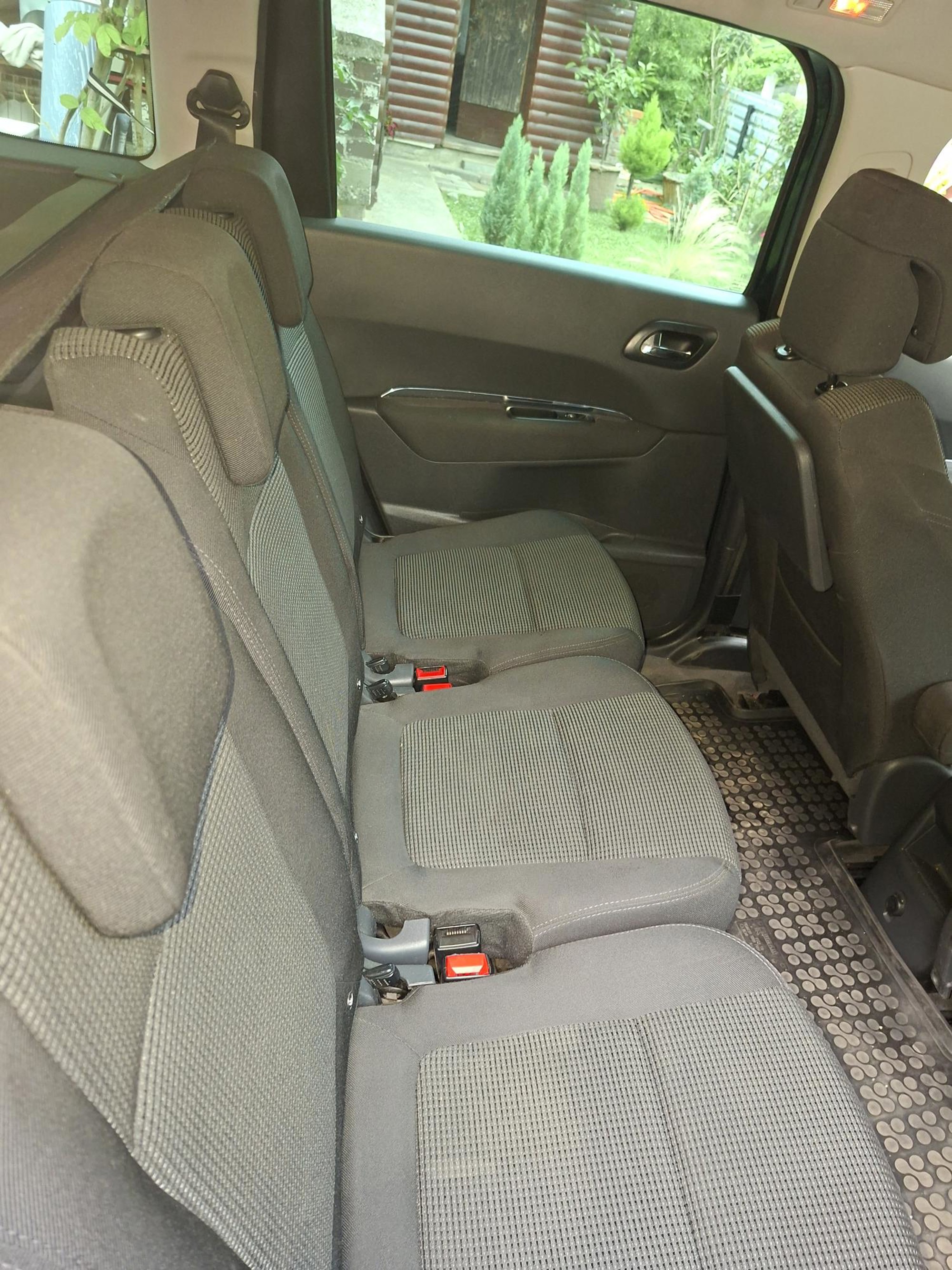 Peugeot 5008, fotografija 4
