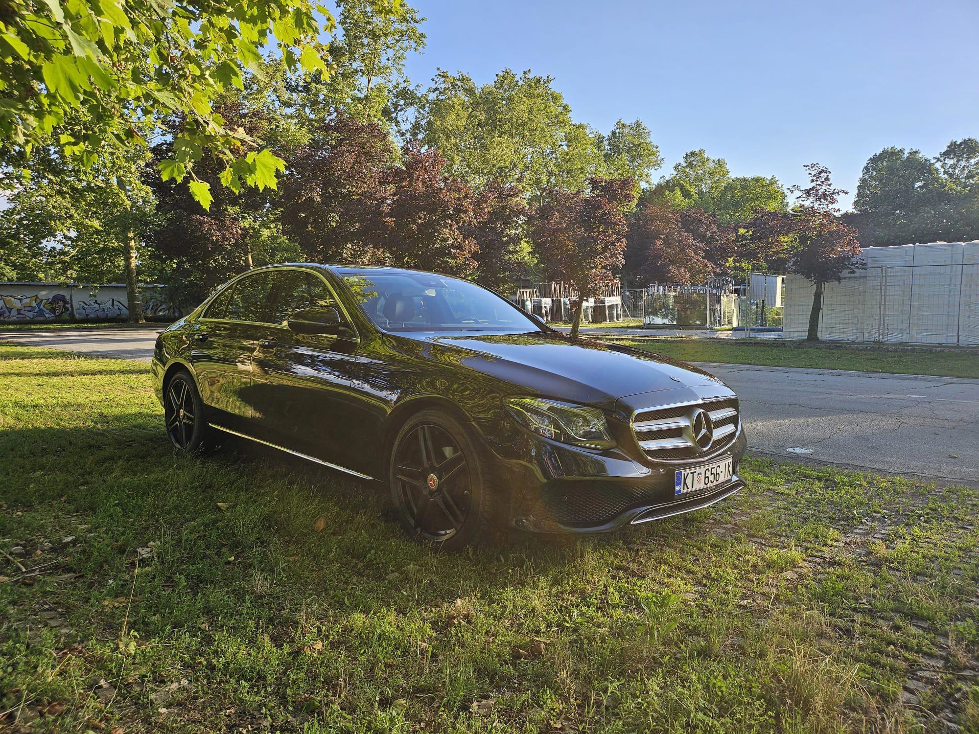 Mercedes-Benz E-klasa E220d, fotografija 2