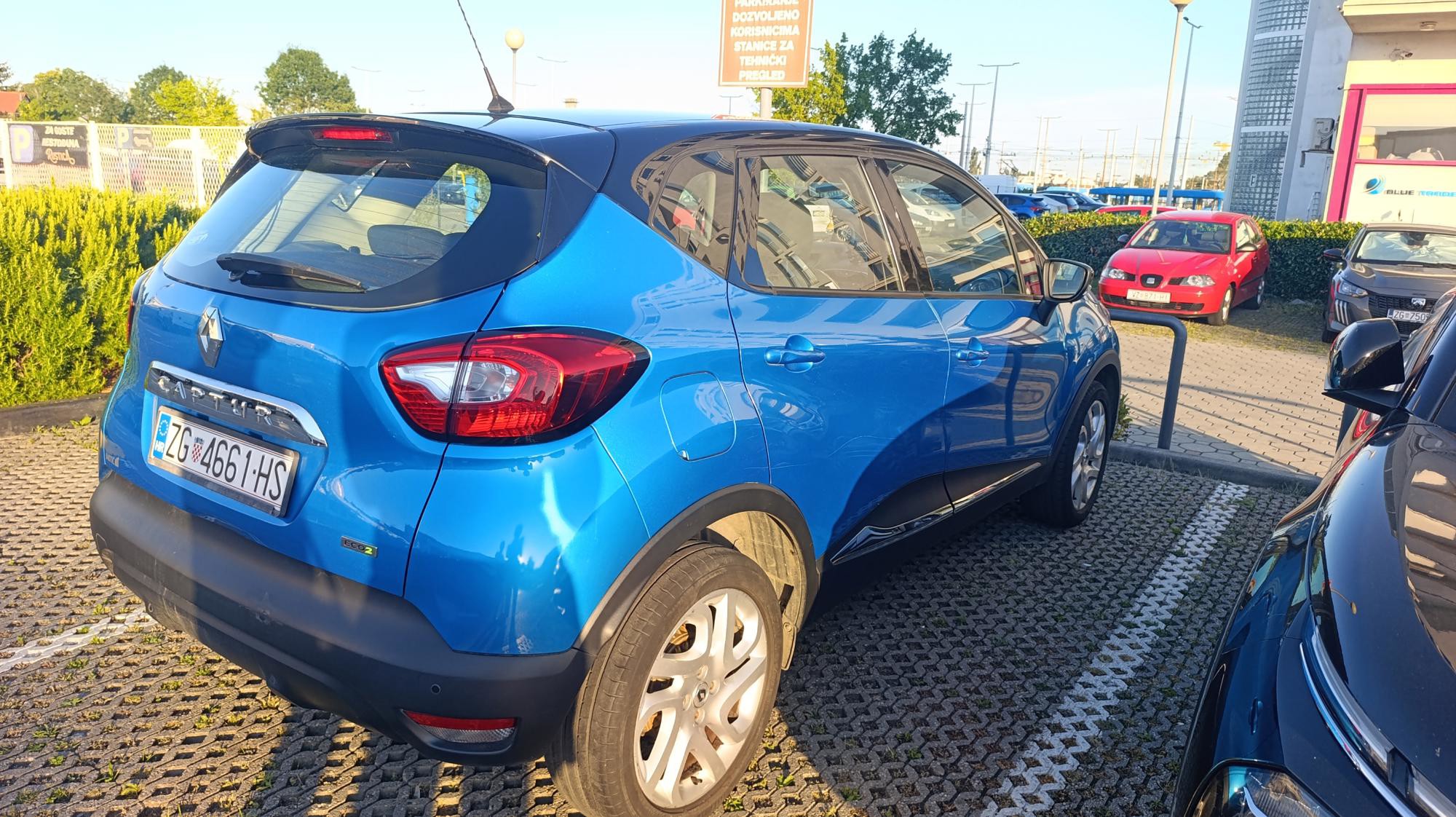 Renault Captur 2017. god REGISTRIRAN 06/2026 - tempomat, navigacija, fotografija 3