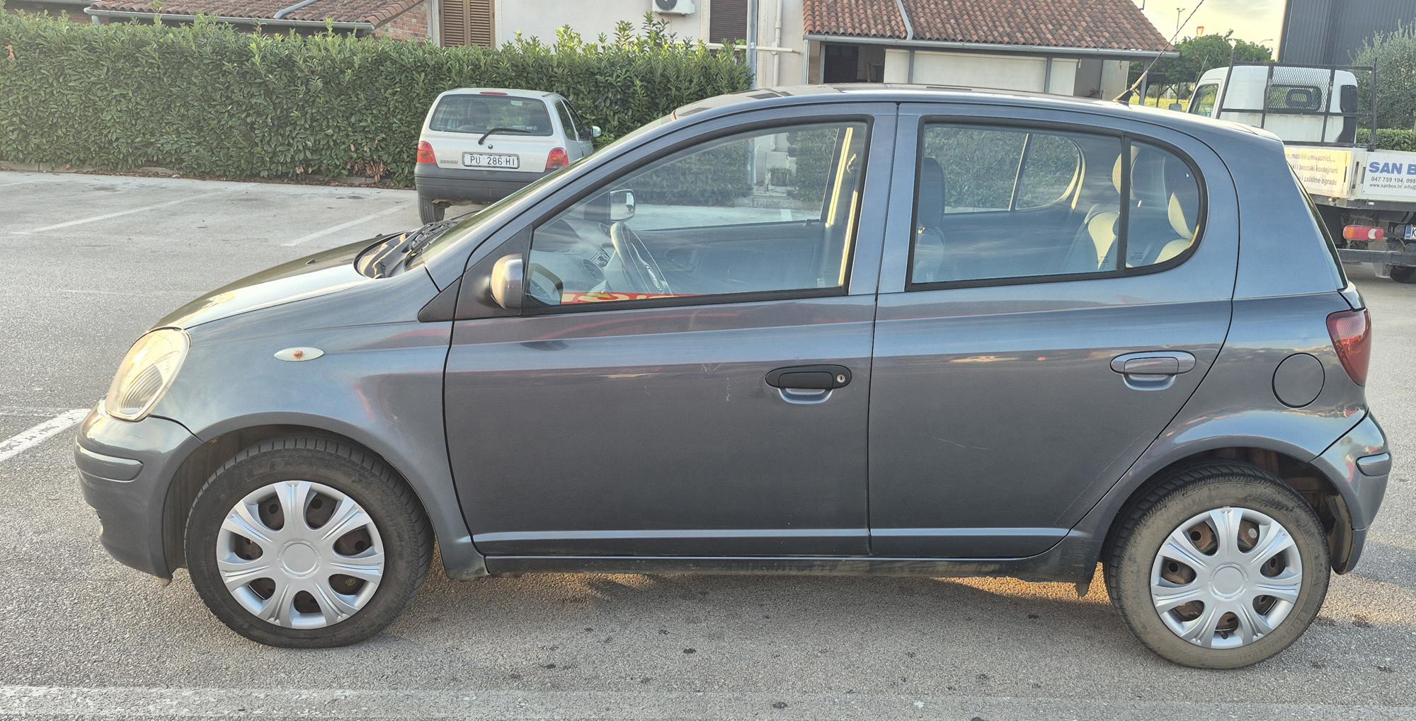 Toyota Yaris 1.3 VVT, fotografija 4