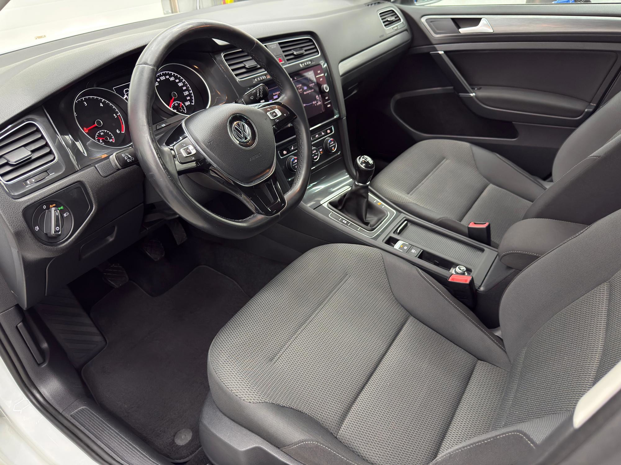 Golf 7,5 2.0 TDI R Line 110 kw, pogled izvana - slika 1