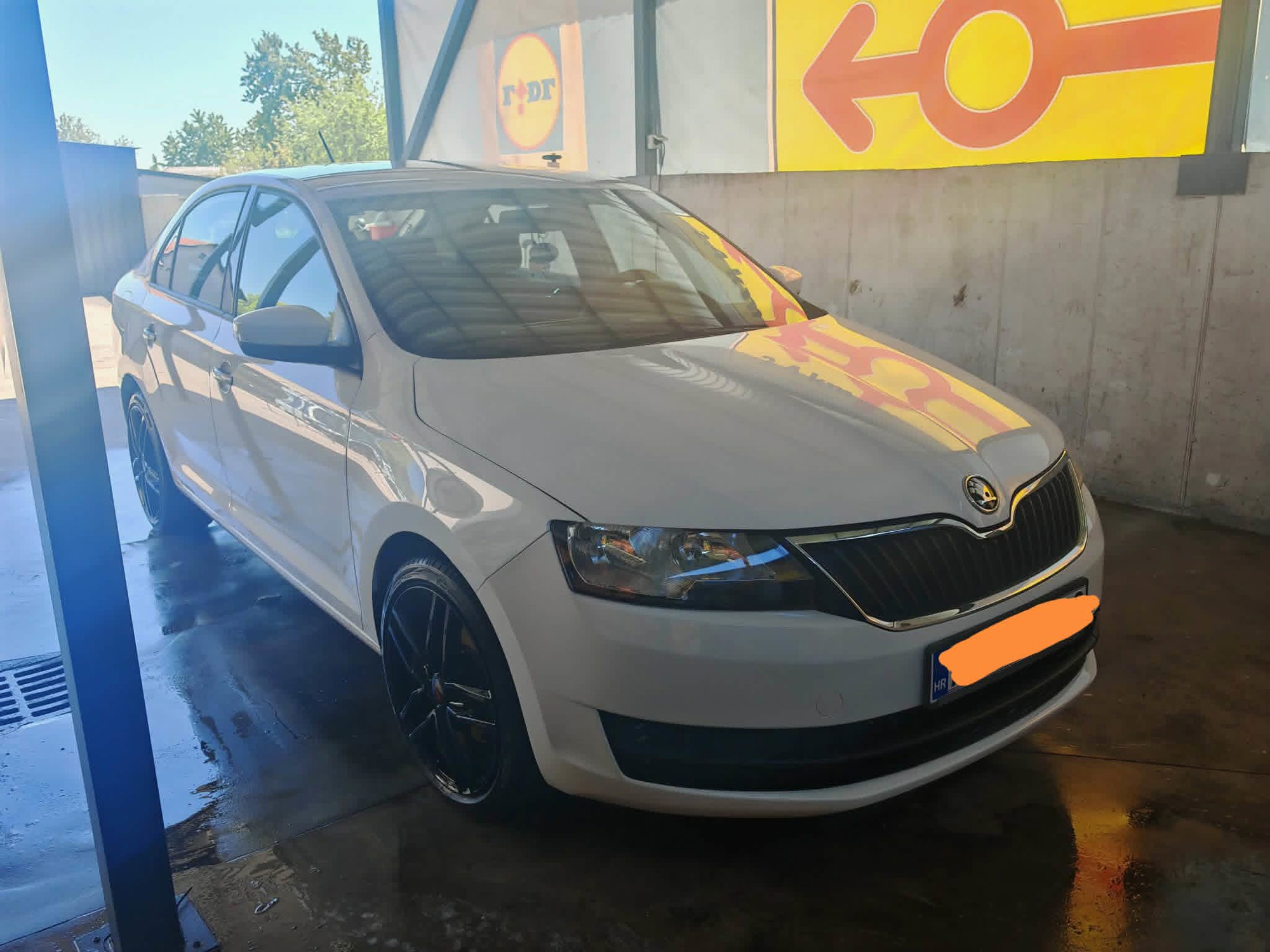 Škoda Rapid 2017 1.6 tdi 85kw, Veliki servis! Zamjena za skuplje., fotografija 2