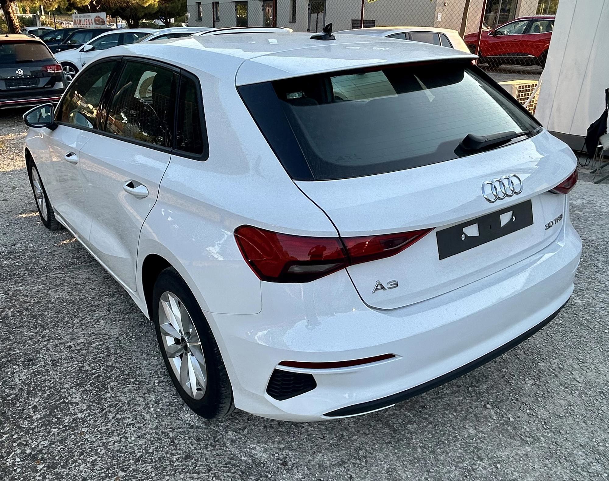 Prodam Audi A3 hibrid, fotografija 2