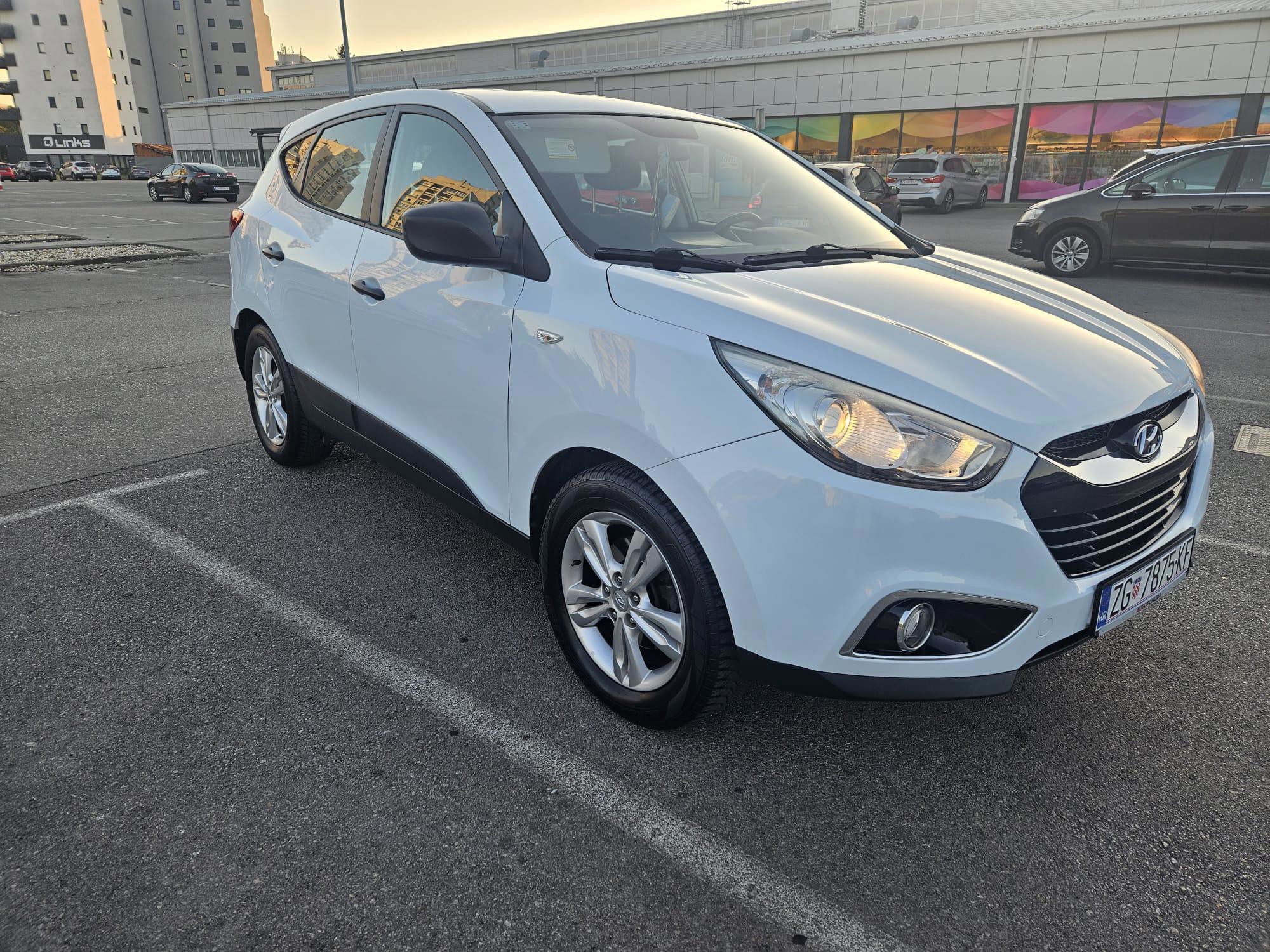 HYUNDAI IX35 2.0 16V 163KS CLASSIC 09/2010.g. REGISTRIRAN 31.08.2026 2010godina, fotografija 2
