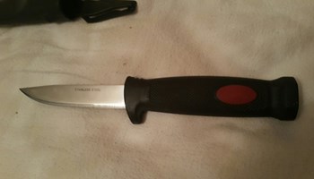 Nož