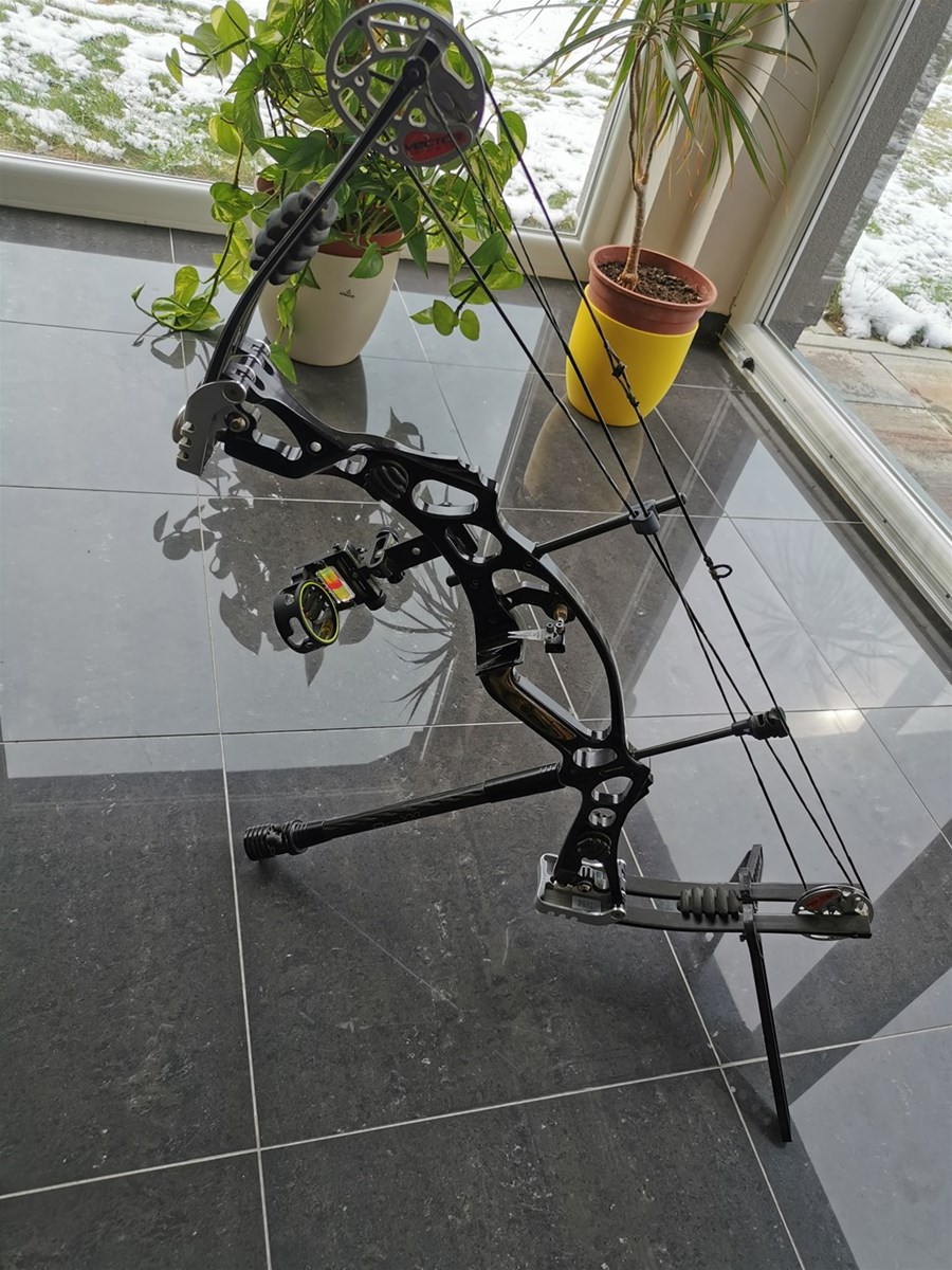 Hoyt Vectrix XT500 ProSeries INDEX OGLASI