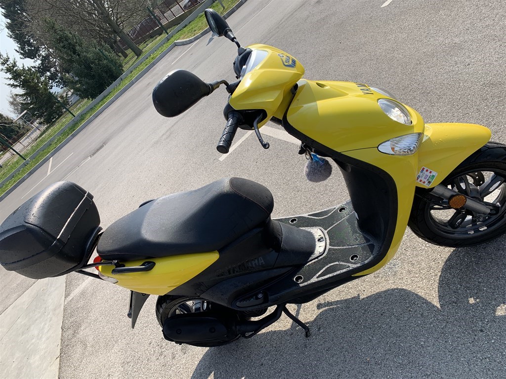 Skuter YAMAHA 50ccm NEONS INDEX OGLASI