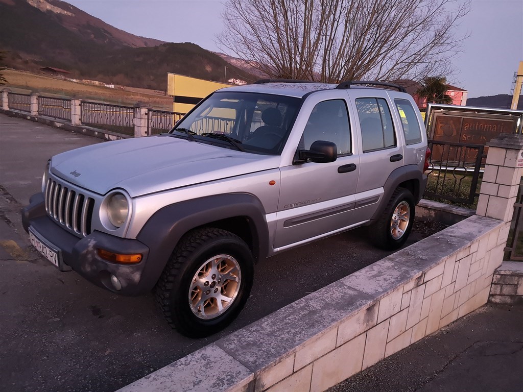 Jeep Cherokee Jeep cherokee 2.5 | INDEX OGLASI