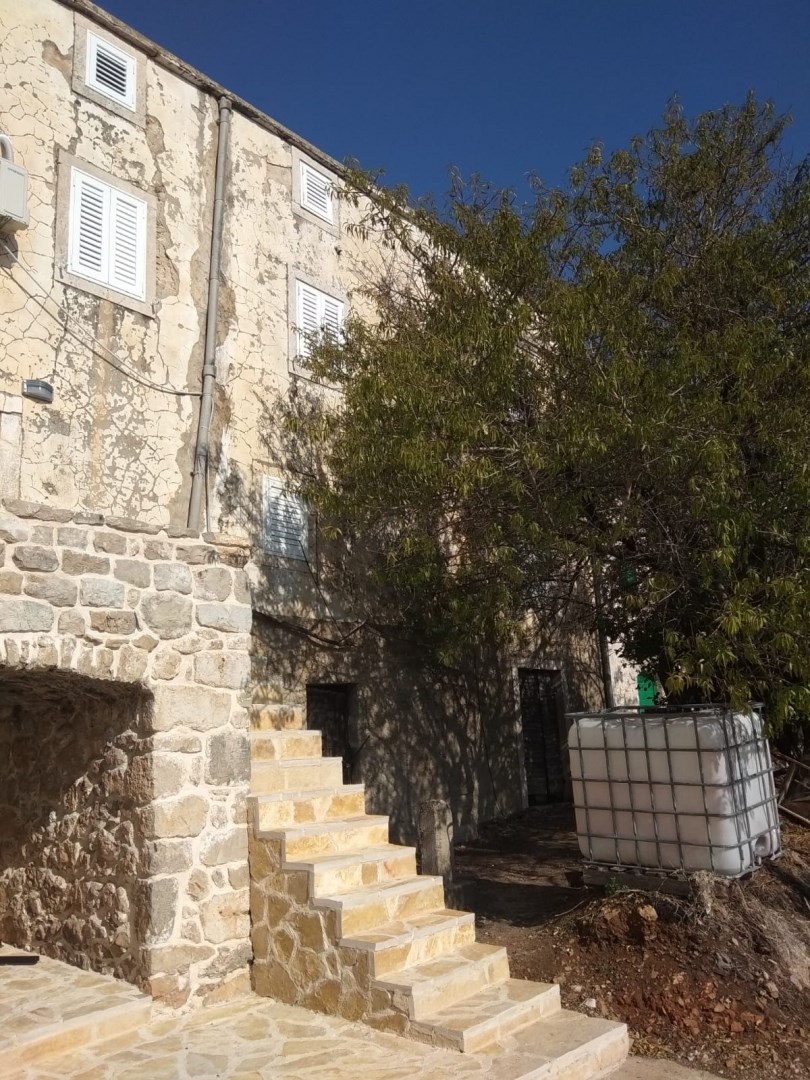 Mljet Babino Polje kuća sa parcelom od 1000m2 INDEX OGLASI