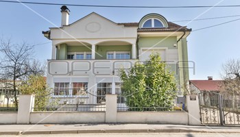 Prodaja, kuća, Zaprešić-Centar, Zaprešić, Samostojeća, 337m2