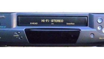 UNIVERSUM VR2791 VHS HI-FI videorekorder, nekorišten, novi, 6 glava, LP/SP, pal-ntsc, 2 scarta, ats, tamno sivi, potpuno ispravan