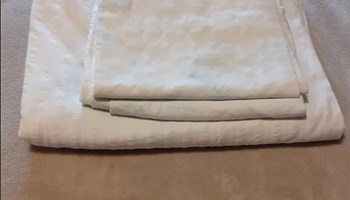Kvalitetna starinska posteljina