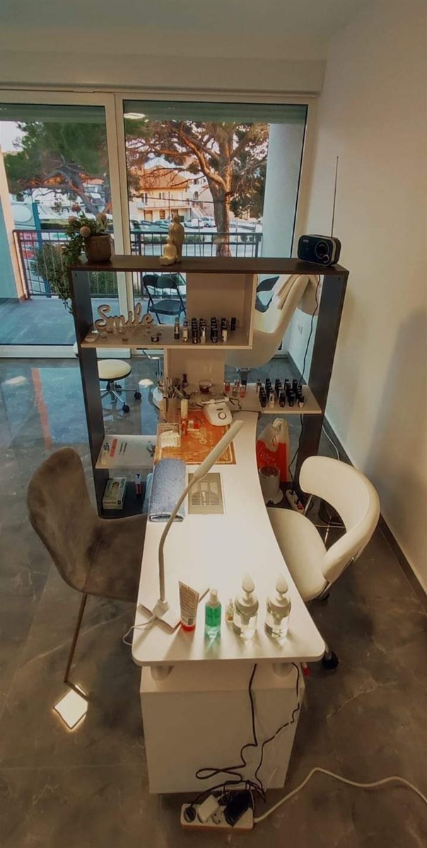 Oprema cijela za salon ljepote INDEX OGLASI