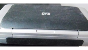 HP pisač deskjet 460, sa USB kabelom, strujnim adapterom, utori za memorijske kartice, ispravan, potrošena tinta