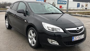 Opel Astra 1.4 TURBO AUT.KLIMA 6BRZINA HR AUTO ISPIS KM 2KLJUCA