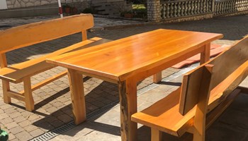 Masivni stol sa 2 klupe od breze