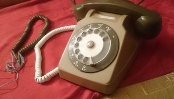 Analogni telefon s brojčanikom; ZG (Jarun)