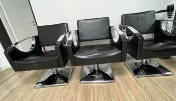 Komplet frizerskih stolica sa hidraulikom