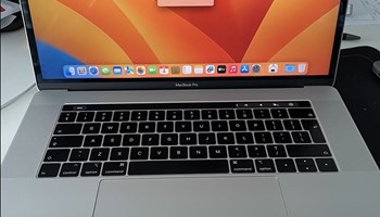 Macbook Pro 15 inch 2018 (00071)