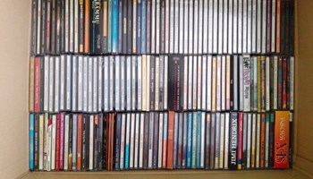 Velika kolekcija CD-a