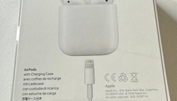 Original Apple Airpods 2 with wireless Charging Case