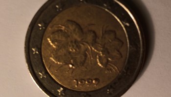 Finland 1999 2 euro defective coin