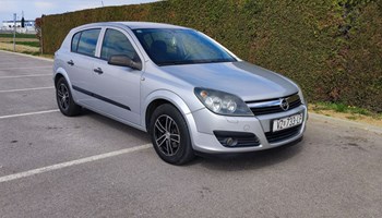 Opel Astra 1,4 16V Essentia